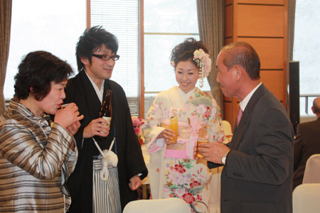 1225ビールつぎ.jpg 1225ビールつぎ.jpg