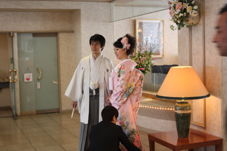0204ピンク撮影中(戸田部長).jpg 0204ピンク撮影中(戸田部長).jpg