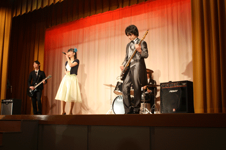 0424バンド演奏2.gif 0424バンド演奏2.gif